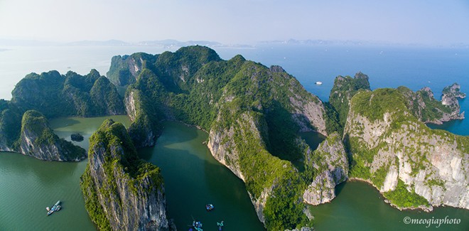 Beauty of Halong Bay from above-10