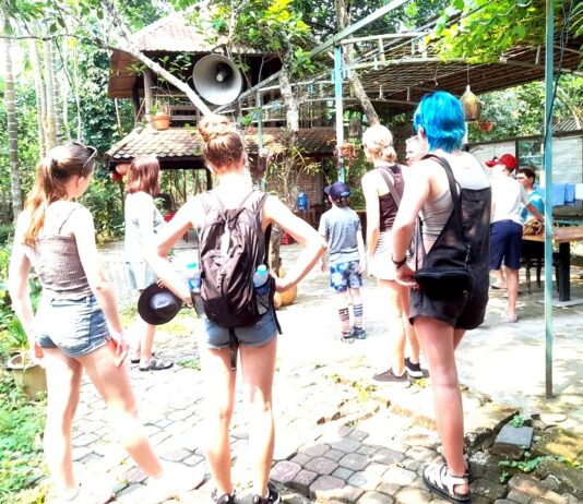 How to Plan a Family Trip to Vietnam? Thuy Bieu Cycling Tour in Hoi An